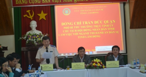Phó Bí thư Thường trực Tỉnh ủy Trần Đức Quận làm việc với Cục thi hành án dân sự tỉnh Lâm Đồng