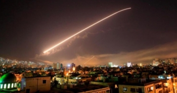 Video: Mỹ, Anh và Pháp đồng loạt không kích Syria
