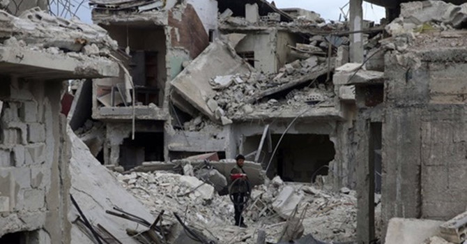 Khung cảnh đổ n&aacute;t tại Syria ở thị trấn Douma, Đ&ocirc;ng Ghouta, Syria, ng&agrave;y 30/3. (Ảnh: Reuters).