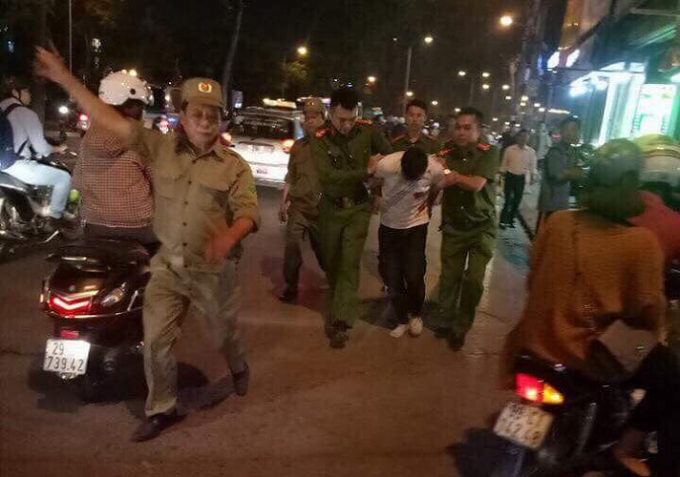 Nghi phạm bị bắt giữ ngay sau đ&oacute; (ảnh Vietnamnet).