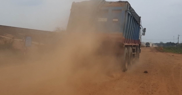 Tây Ninh: Nhức nhối nạn xe quá tải chở cát “cày nát” đường giao thông quanh hồ Dầu Tiếng