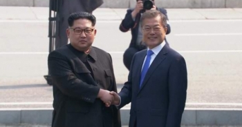Tổng thống Hàn Quốc và nhà lãnh đạo Triều Tiên lần đầu gặp mặt sau 11 năm