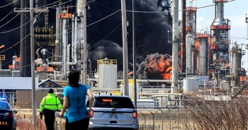 Nổ nhà máy lọc dầu ở Mỹ, ít nhất 20 người bị thương