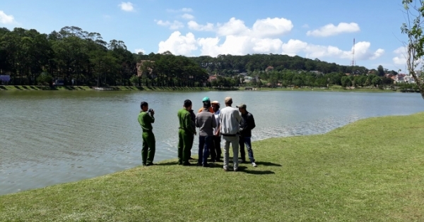 Lâm Đồng: Người dân hoảng hồn phát hiện thi thể người đàn ông dưới hồ Xuân Hương