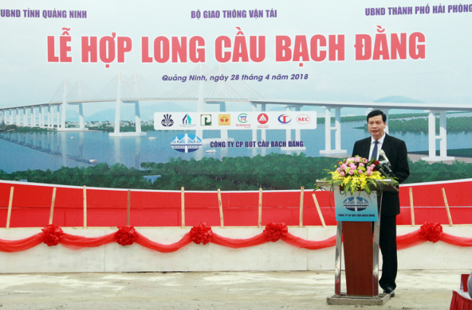 Đồng ch&iacute; Nguyễn Đức Long, Ph&oacute; B&iacute; thư Tỉnh ủy, Chủ tịch UBND tỉnh ph&aacute;t biểu tại lễ hợp long.