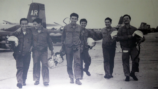 Phi đội Quyết Thắng trở về s&acirc;n bay Th&agrave;nh Sơn (Phan Rang) sau khi n&eacute;m bom T&acirc;n Sơn Nhất. Ảnh tư liệu.