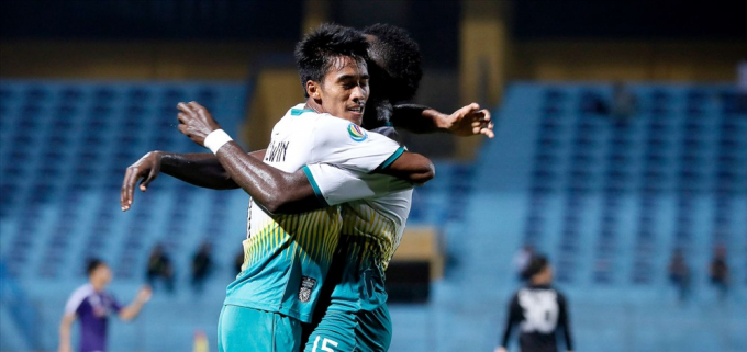 Yangon United tận dụng sai lầm của Văn Ki&ecirc;n để trừng phạt CLB H&agrave; Nội bằng b&agrave;n thắng duy nhất ở cuối hiệp 1. Ảnh: AFC