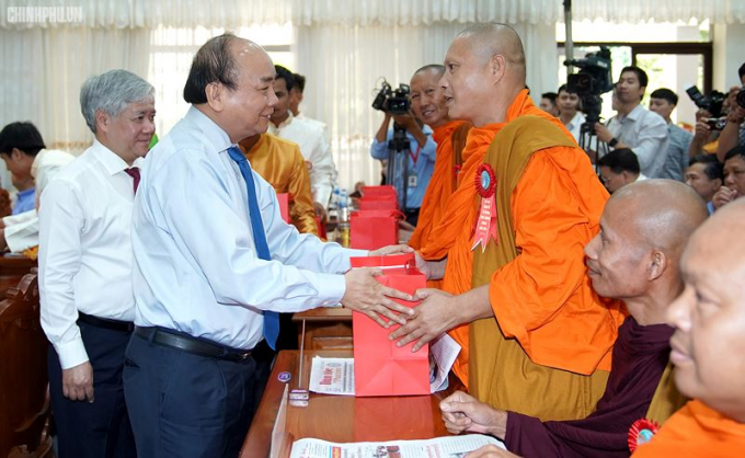 Thủ tướng dự họp mặt mừng Tết Ch&ocirc;l Chnăm Thm&acirc;y