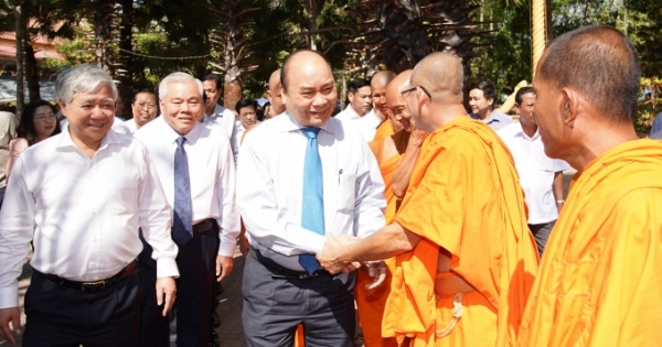Thủ tướng chúc mừng chư tăng Khmer nhân dịp Tết Chôl Chnăm Thmây