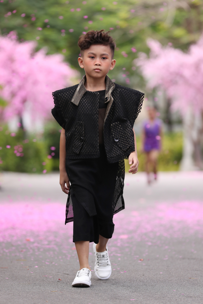 Con g&aacute;i Xu&acirc;n Lan l&agrave;m vedette cho BST dẫn đầu xu hướng thời trang trẻ em h&egrave; 2019