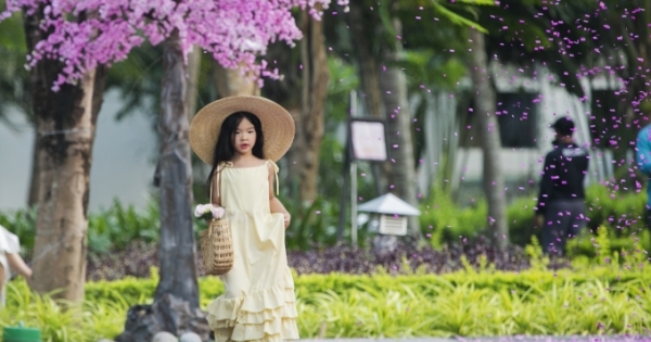 Con gái Xuân Lan làm vedette cho BST dẫn đầu xu hướng thời trang trẻ em hè 2019