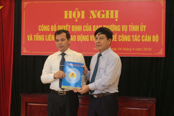 Đồng ch&iacute; Nguyễn Mạnh Cương được bổ nhiệm giữ chức Chủ tịch Li&ecirc;n đo&agrave;n Lao động tỉnh H&ograve;a B&igrave;nh.