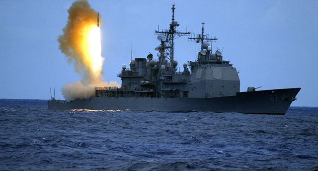 Một t&agrave;u chiến Mỹ bắn ra t&ecirc;n lửa đ&aacute;nh chặn SM-3 (Ảnh: AFP)