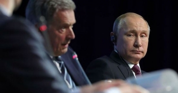 Tổng thống Nga Putin gọi người phiên dịch sửa lời mình là "kẻ cướp"