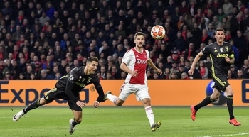 Ajax 1-1 Juventus: Ronaldo tỏa sáng