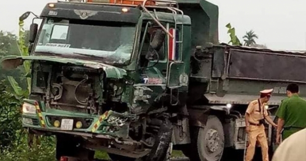 Hà Nam: Xe tải chở gà đấu đầu xe ben, 1 người tử vong