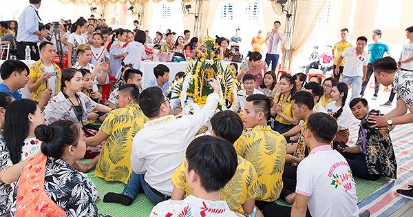 Tết cổ truyền Bunpimay của hơn 300 lưu học sinh Lào tại Quảng Bình