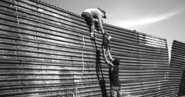“Cuộc chiến” ngăn dòng người vượt biên ở biên giới Mỹ - Mexico