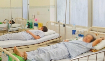 Đà Nẵng: Cấp cứu 14 bệnh nhân quốc tịch Lào nghi bị ngộ độc