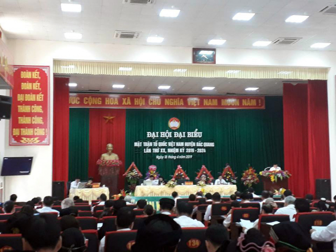 Đại hội diễn ra tại hội trường lớn của huyện Bắc Quang.