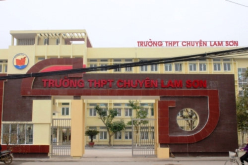 Trường THPT chuy&ecirc;n Lam Sơn.