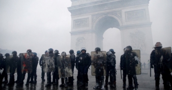 Biểu tình bạo lực triền miên, gần 30 cảnh sát Pháp tự sát từ đầu năm tới nay