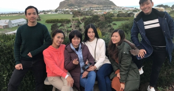 Hoa hậu Phương Khánh tiết lộ chuyến đi ý nghĩa: Cùng mẹ tới nước Úc tham dự khóa thiền