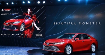 Toyota Camry 2019 nhập khẩu từ Thái Lan giá bán từ 1,029 tỷ đồng