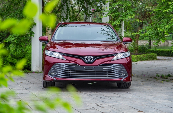 Toyota Camry 2019 nhập khẩu từ Th&aacute;i Lan gi&aacute; b&aacute;n từ 1,029 tỷ đồng