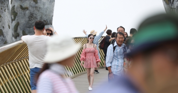 Đà Nẵng: Gần 400.000 lượt khách du lịch trong dịp 5 ngày nghỉ lễ