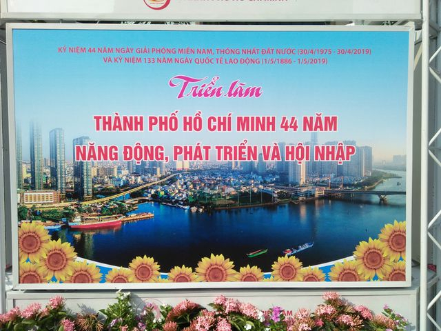 TPHCM tổ chức triển l&atilde;m ảnh tr&ecirc;n đường phố kỷ niệm đại lễ 30/4