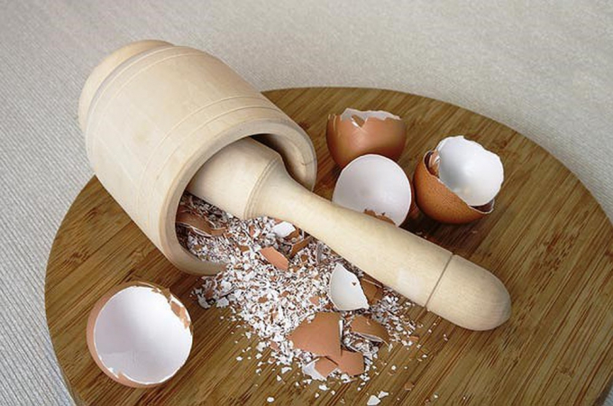 Vỏ trứng gi&uacute;p ngăn ngừa c&aacute;c rối loạn li&ecirc;n quan đến xương thay v&igrave; uống thực phẩm chức năng bổ sung canxi