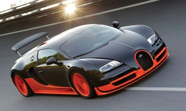 Xe si&ecirc;u sang Veyron 16.4 của h&atilde;ng Bugatti c&oacute; gi&aacute; t&iacute;nh lệ ph&iacute; trước bạ l&ecirc;n đến hơn 66 tỷ đồng.