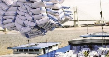 Tin kinh tế 6AM: Long An, An Giang kiến nghị cơ chế xuất khẩu lại gạo; Giá vàng lại tăng vọt