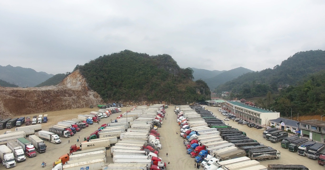 Hàng hoá nông sản tồn tại bến xe của Công ty Cổ phần Vận tải Thương mại Bảo Nguyên ở cửa khẩu phụ Tân Thanh. Ảnh: Sở CT Lạng Sơn