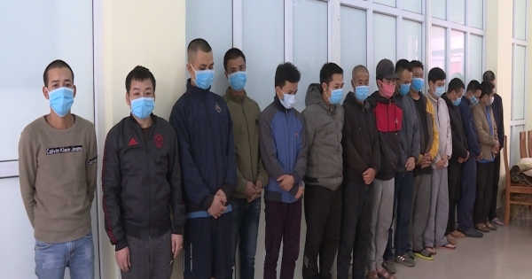 Bắt giữ 16 "con bạc" say sưa sát phạt nhau dưới hình thức xóc đĩa ở Bắc Ninh