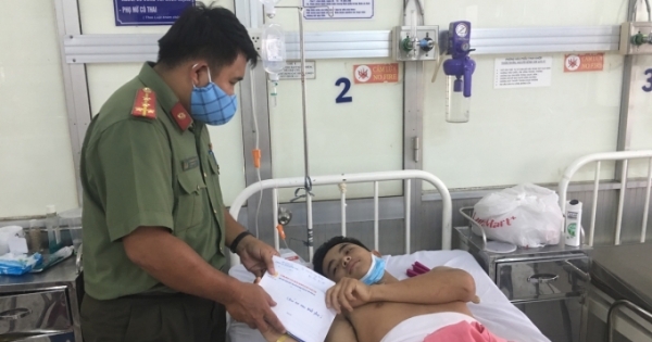 Trao tặng 65 triệu đồng cho chiến sỹ Công an tỉnh Đồng Nai bị trọng thương khi làm nhiệm vụ