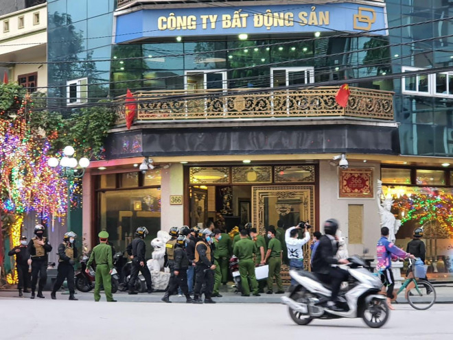 Vào ngày 10/4, lực lượng chức năng đã bắt được Nguyễn Xuân Đường (biệt danh Đường Nhuệ) khi bị can đang lẩn trốn tại khu vực tỉnh Hà Nam.