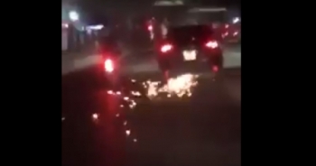 Video: Hoảng hồn với “xế hộp điên” gây tai nạn kéo xe nạn nhân bỏ chạy tóe lửa trên đường