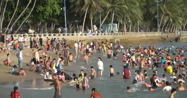 TP Vũng Tàu: Ra quân thực hiện nghiêm việc cấm tắm biển