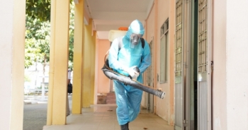 Bình Thuận triển khai phun hóa chất khử khuẩn phòng, chống dịch COVID-19 tại các trường học
