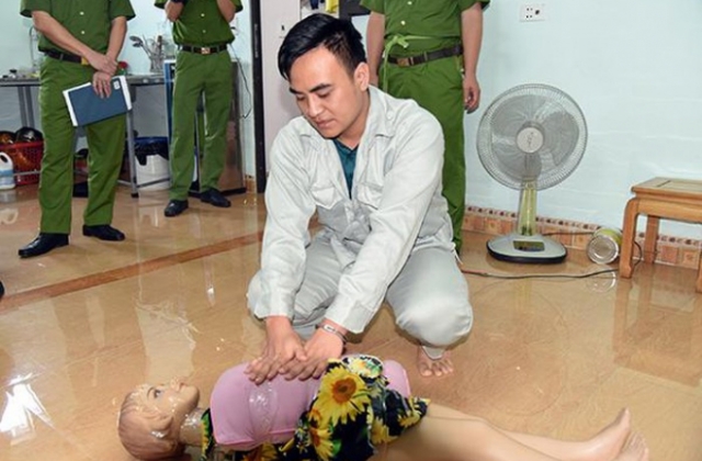 Thực nghiệm hiện trường vụ sát hại con riêng 4 tuổi của người tình ở Phú Thọ