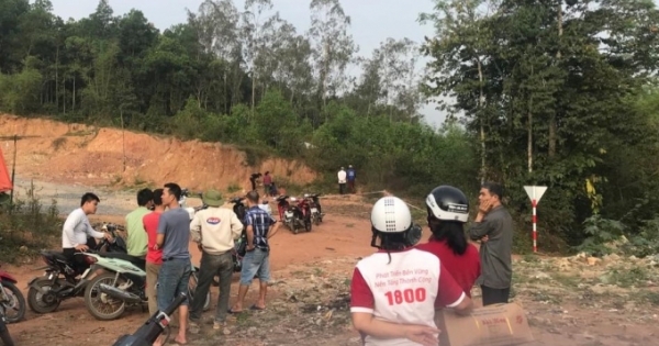 Hoảng hồn phát hiện thi thể đang phân hủy trên đồi ở Nghệ An