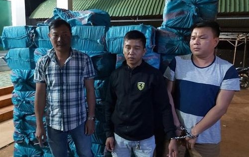 Đắk Lắk: Khởi tố 3 đối tượng vận chuyển hàng ngàn bao thuốc lá lậu