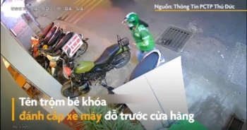 Video: Khoảnh khắc tên trộm "chôm" xe máy nhanh như cắt