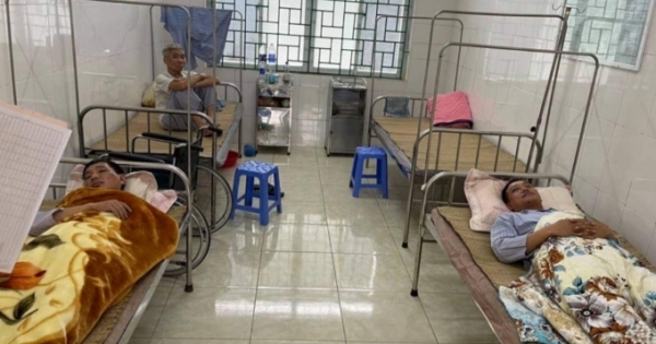 Truy bắt đối tượng vận chuyển ma túy, 2 chiến sĩ CSGT Công an tỉnh Hòa Bình phải nhập viện