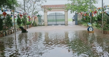 Nghệ An: Mưa lớn bất ngờ, nhiều đường và trường học bị ngập cục bộ