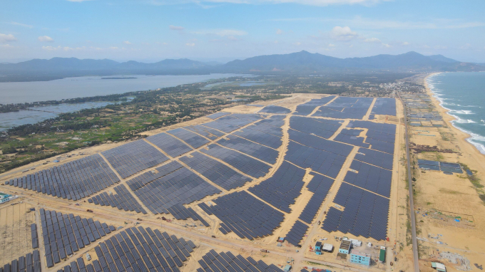 Nhà máy năng lượng mặt trời Phù Mỹ được xây dựng trên quy mô 325 ha