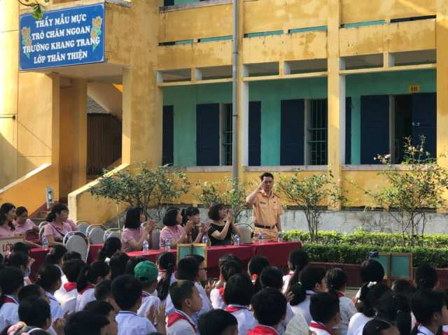 Chương trình tuyên truyền pháp luật về ATGT đường bộ được thực hiện cho 1.500 học sinh bậc tiểu học tại thị xã Bỉm Sơn, Thanh Hóa