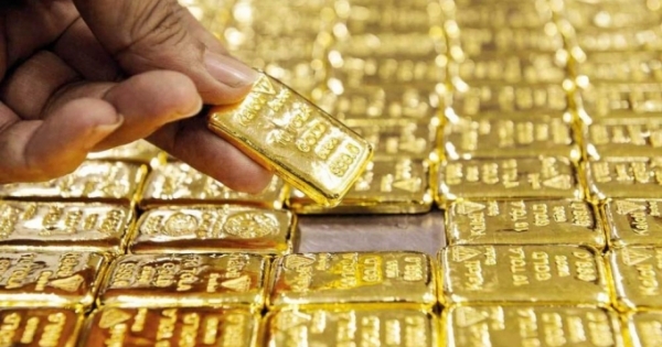 Giá vàng hôm nay 16/4: Giá vàng vọt tăng mạnh vì USD suy yếu